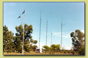 UHF GROUND-AIR COMMUNICATIONS AT 2 CRU TACTICAL CONTROL - DARWIN